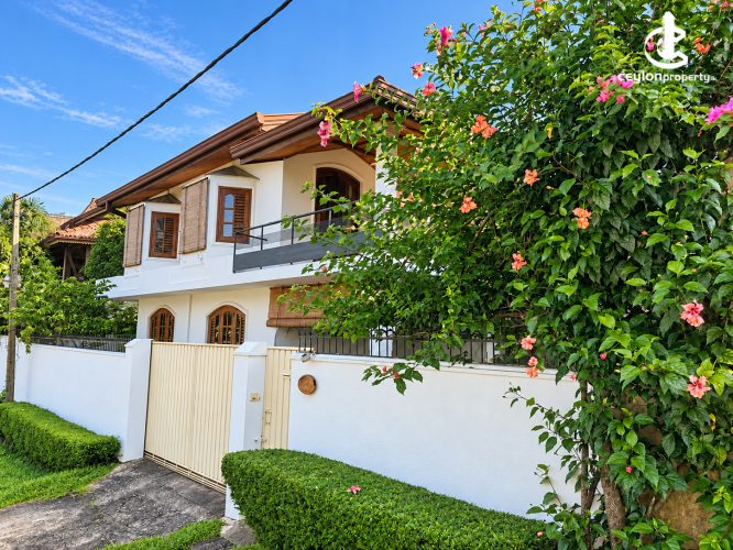 House for Sale in Thalawathugoda - Well-Maintained 4-Bedroom Family Home for Sale in Dolalanda Gardens, Thalawathugoda - pho…