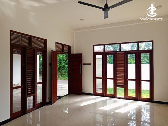 House for Sale in Kottawa - House for Sale in Kottawa - photo 2