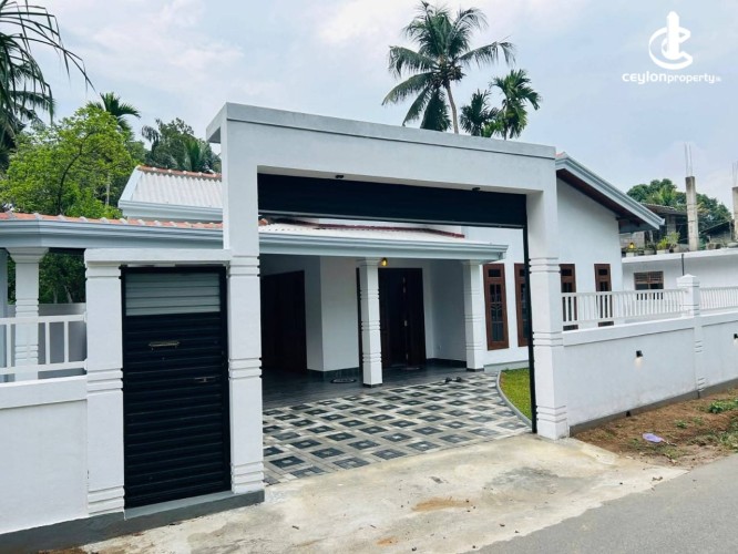 House for Sale in Meegoda - House for sale in Meegoda - photo 1