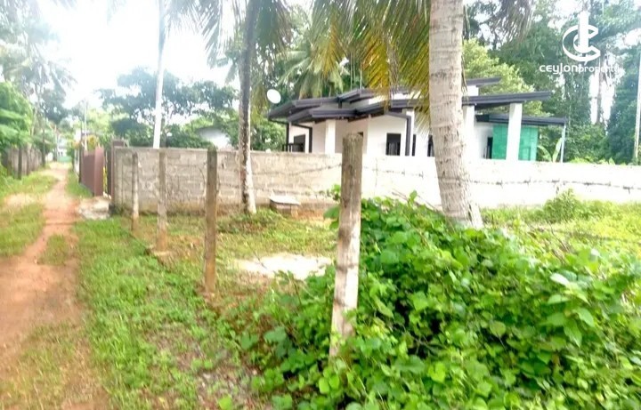 Land for Sale in Bandaragama - Land for sale in Bandaragama - photo 1