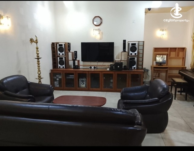 House for Rent in Thalawathugoda - Spacious Fully Furnished Luxury 05 Bed Rooms House for Rent in Thalawathugoda - photo 6