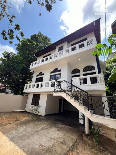 House for Sale in Battaramulla - A STRIKING MODERN HOUSE FOR SALE IN BATTARAMULLA - photo 2