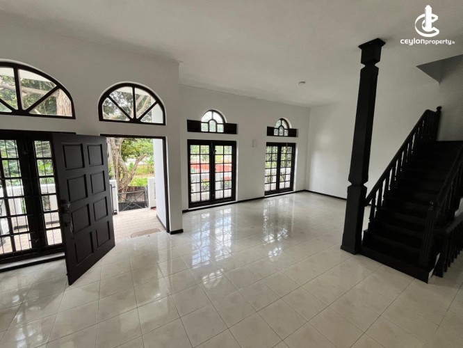 House for Sale in Battaramulla - A STRIKING MODERN HOUSE FOR SALE IN BATTARAMULLA - photo 3