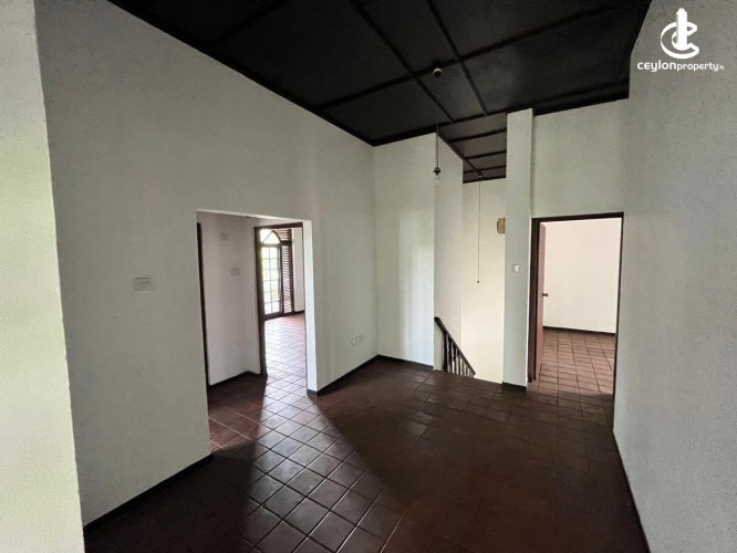 House for Sale in Battaramulla - A STRIKING MODERN HOUSE FOR SALE IN BATTARAMULLA - photo 8