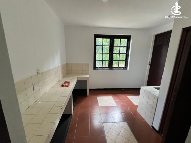 House for Sale in Battaramulla - A STRIKING MODERN HOUSE FOR SALE IN BATTARAMULLA - photo 10