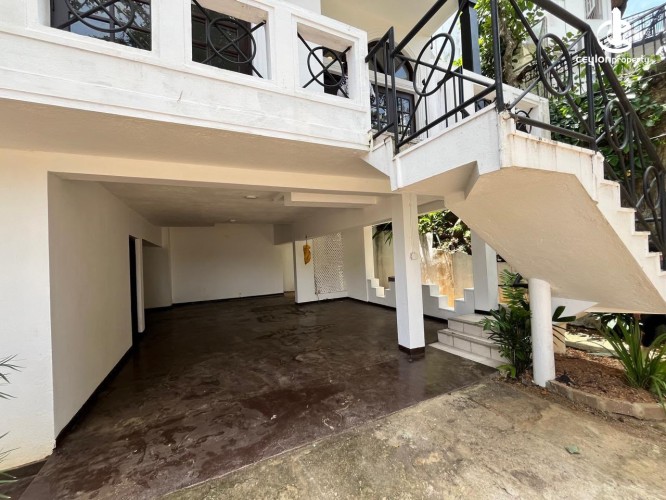 House for Sale in Battaramulla - A STRIKING MODERN HOUSE FOR SALE IN BATTARAMULLA - photo 11