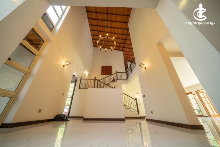 House for Sale in Boralesgamuwa - Boralesgamuwa 3880 SqFt 4 Bed House On 15 Perch For Sale - photo 5