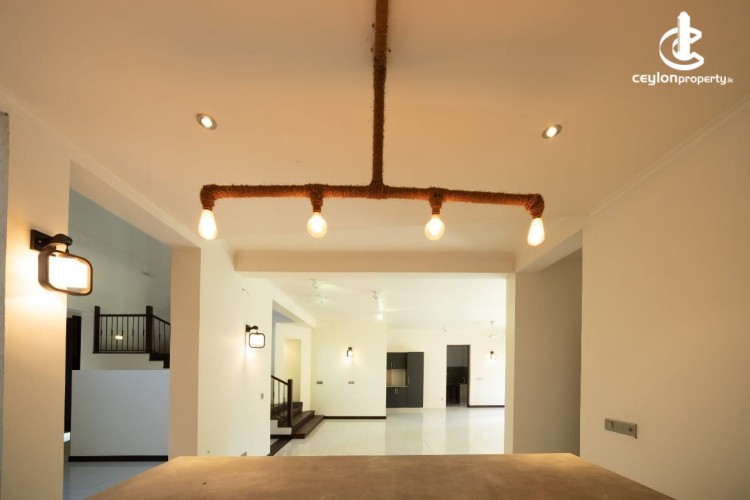 House for Sale in Boralesgamuwa - Boralesgamuwa 3880 SqFt 4 Bed House On 15 Perch For Sale - photo 13
