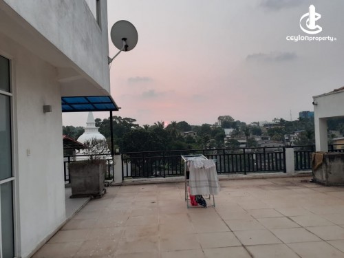 Apartment for Rent in Nugegoda - A Luxury studio type apartment rent in NUGEGODA, EMBULDENIYA