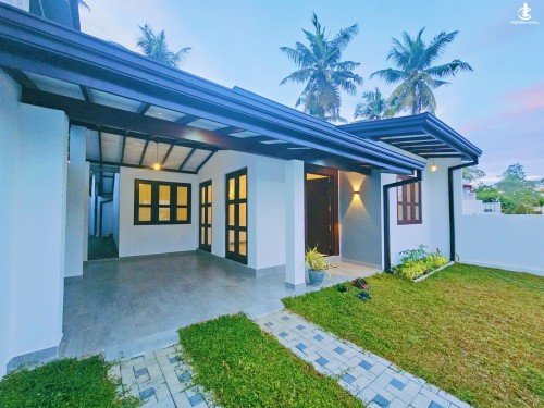 House for Sale in Malabe - 🏡 Brand New Single House for Sale – Athurugiriya