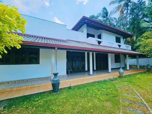 House for Sale in Bandaragama - 🏡 Brand-New 3-Storied House for Sale – Piliyandala, Bandaragama Road