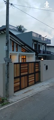 House for Sale in Kahathuduwa - House for Sale in Kahathuduwa