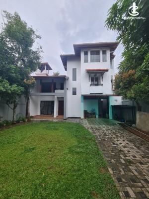 House for Sale in Battaramulla - 05 Bedroom House for Sale in Battaramulla - HL18722