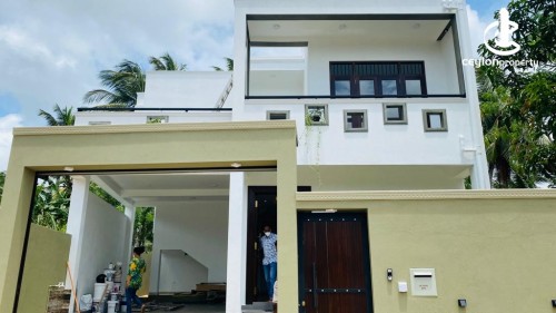 House for Sale in Athurugiriya - 05 Bedroom House for Sale in Athurugiriya - HL35710