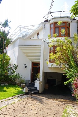 House for Sale in Battaramulla - 16 Perch Land with 04 BR House in Pelawatte, Battaramulla