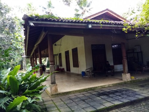 House for Sale in Mulleriyawa New Town - 122P Land with a Bungalow for Sale in Mulleriyawa North