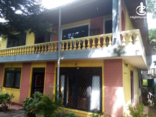 Land for Sale in Mirihana - 25 Perch Land with 02 Storied Old House for Sale in Mirihana
