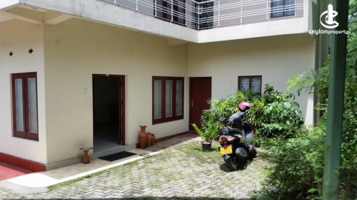 Land for Sale in Navinna - 21 Perch Land with 04 Bedroom House for Sale in Navinna