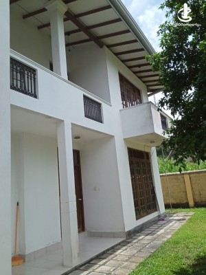 House for Sale in Koswatta - 15 P Land with 02 Storied 04 BR House for Sale in Koswatta