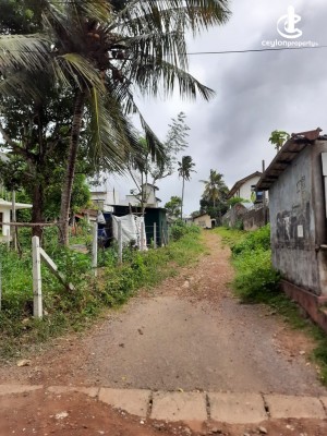 Land for Sale in Nugegoda - 26 Perch Bare Land for Sale on Raymond Road, Colombo 06
