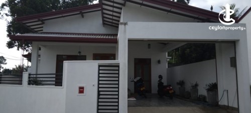 House for Sale in Piliyandala - 8.5 P Land with 3 BR Brand New House for Sale in Piliyandala