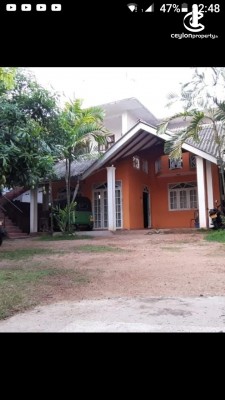 House for Sale in Boralesgamuwa - 13 P Land with 5 Bedroom 2 Unit House for Sale in Bellanwila