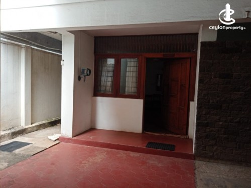 House for Rent in Colombo 4 (Bambalapitiya) - 26+ P Land with 05 BR Upstair House for Rent in Colombo 04