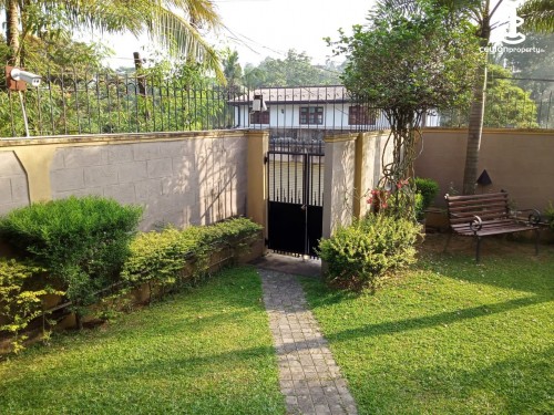 House for Sale in Thalawathugoda - 10.2 Perch Land with 02 Storied, 03 Bedroom House for Sale i