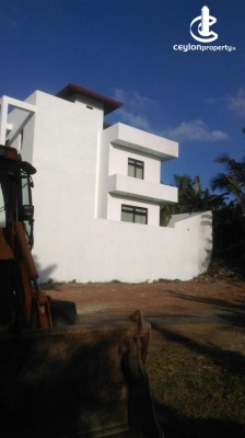 House for Sale in Maharagama - 10 P Land with 04 BR Brand New House for Sale in Maharagama