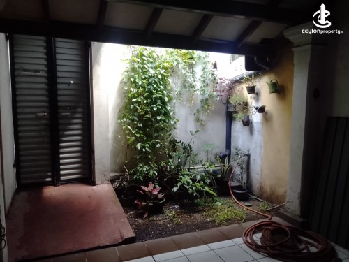Land for Sale in Colombo 6 (Wellawatta,Pamankada,Kirulapona South) - 8.1 Perch Land with 02 BR Old House for Sale in Colombo…