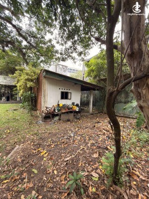 Land for Sale in Nugegoda - Nugegoda-Raymond Road- City center/25 Perch Valuable Property with a livable house for Sale