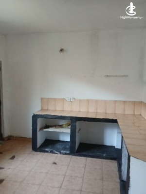 Land for Sale in Seeduwa - Seeduwa, Liyanagemulla 27 Perches Land with a 4 Bed rooms House for Sale