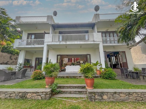 House for Sale in Sri Jayawardenepura Kotte - Luxury Spacious House in an Excellent residential area in Kotte for Immediate…