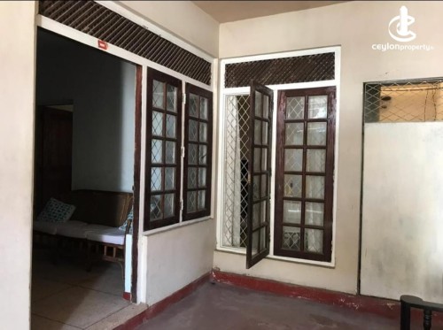Land for Sale in Colombo 6 (Wellawatta,Pamankada,Kirulapona South) - Colombo 06 Kirulapone 9.5 Perches of Land with an old u…