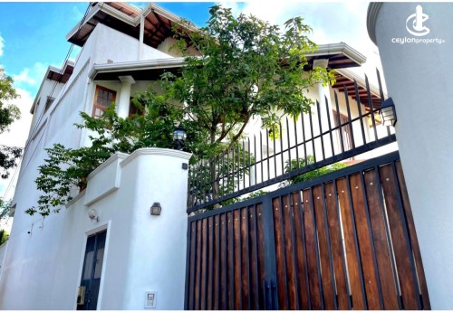 House for Sale in Nugegoda - Architectural Design Super Luxury House for Sale in Heart of Nugegoda