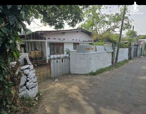 Land for Sale in Dehiwala - Dehiwala, Attidiya 19.85 Perches of Land with a very Old House for Sale