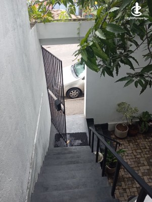 Commercial Property for Rent in Colombo 5 (Narahenpita,Havelock Town,Kirulapona North) - Colombo 05 - Polhengoda Road 03 Roo…