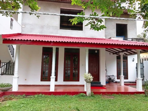 House for Sale in Kottawa - Kottawa - Rukmalgama 05 Bed Room House on 15 Perches of Land for Sale