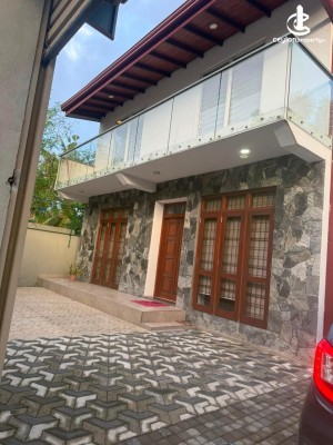 House for Sale in Pita Kotte - Pitakotte Rajamaha Vihara Road 04 Bed Room House on 8.9 Perches of Land for Sale