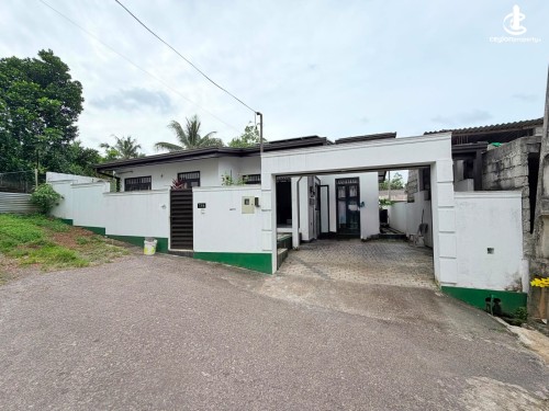 House for Sale in Piliyandala - Piliyandala Madapatha 03 Bed Room House on 7 Perches of Land for Sale