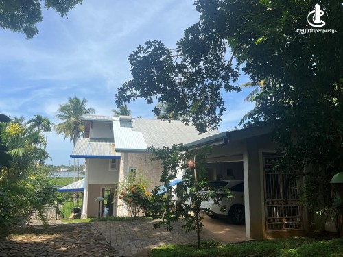 House for Sale in Bolgoda - Luxury Lake Front House on 46.5 Perches of Land for Sale in Bolgoda