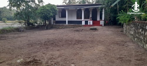Land for Sale in Ja-Ela - Land with a House for Sale in Ja-Ela