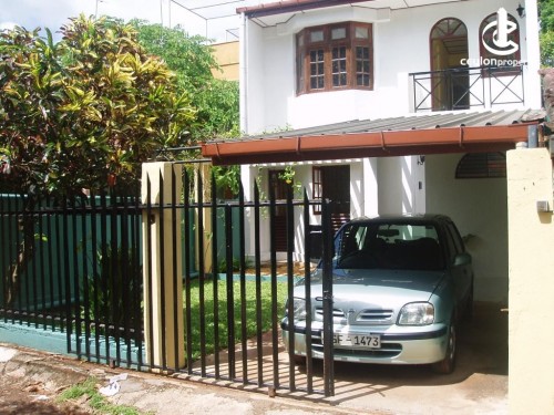 House for Sale in Colombo 8 (Borella) - 7.2 Perches Studio Type Two Storied House For Sale in Colombo 8