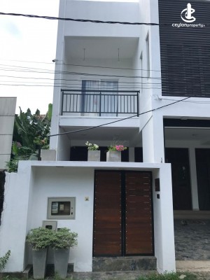 House for Sale in Pepiliyana - 6.5 Perches Two Storied House For Sale in Pepiliyana, Vihara Mawatha