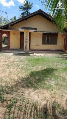 Land for Sale in Tangalla - 33 Perches Land With House For Sale in Tangalla