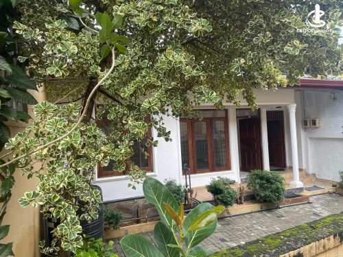 House for Sale in Pita Kotte - House With Annex For Sale in Pita Kotte