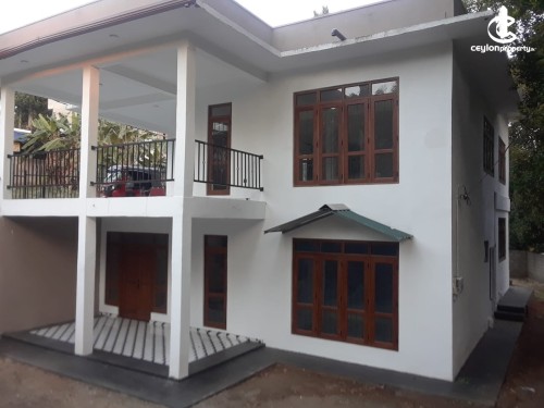 House for Sale in Kandy - 20.3 Perches Luxury House For Urgent Sale in Kandy