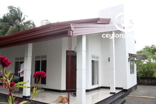 House for Sale in Veyangoda - House for sale in Veyangoda