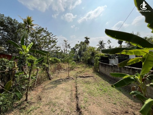 Land for Sale in Malabe - 10.5 perches Valuable Square Land For Sale In Malabe