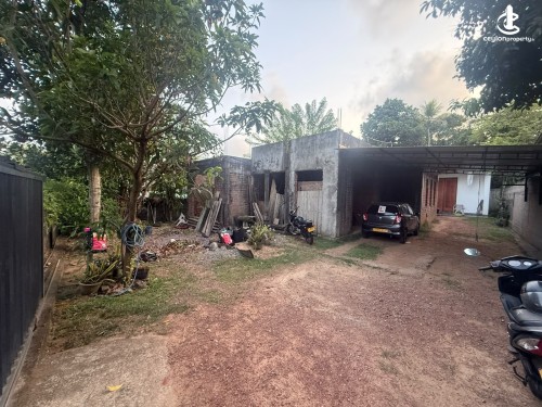 Land for Sale in Piliyandala - House with 9.60 Perch Land for Sale – Near Piliyandala Town